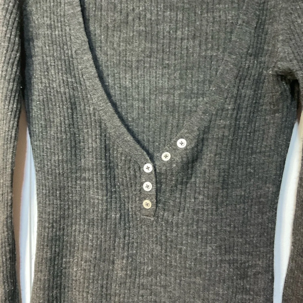 Grey Ribbed V-Neck Buttoned Women's Sweater - Picture 2 of 5